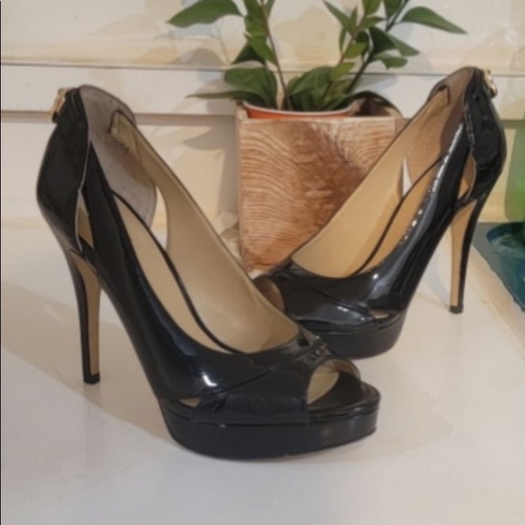 Used Michael Kors Hamilton Heels - Picture 2 of 4